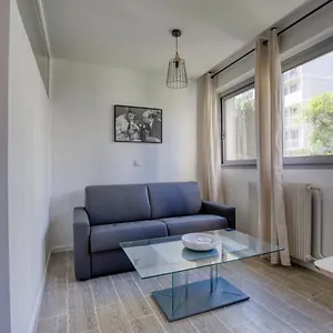 Charming In The Heart Of The 19th Apartment