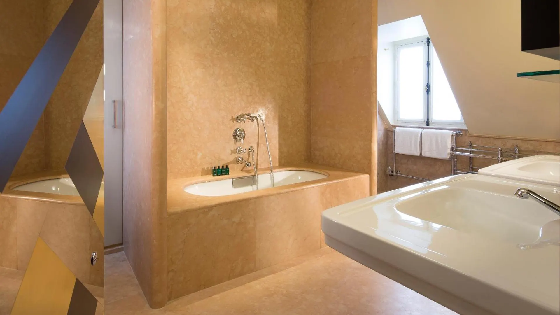 Hotel Saint-Marc Paris 4*,