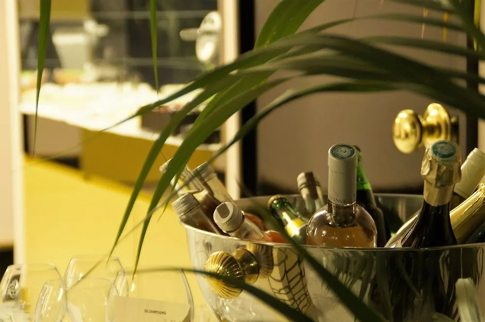 Hotel Saint-Marc Paris